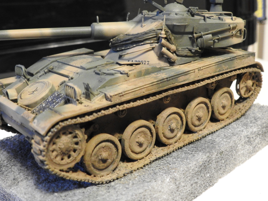 AMX-13 / 105 , takom 1/35 DSCN9746