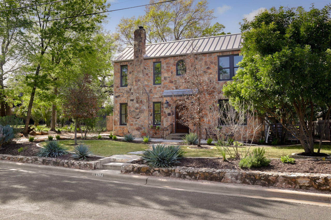 Professionally maintained residential landscape in Austin, Texas