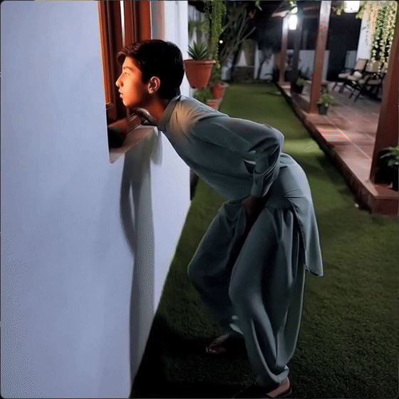 [Image: giff-10.gif]