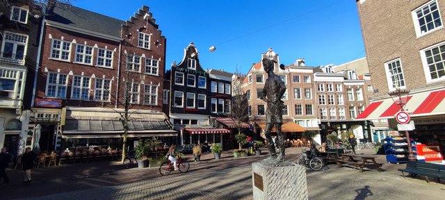 Amsterdam 2023 en pareja - Blogs de Holanda - Conociendo la ciudad, casas danzantes, Rembrandt, Monet, Van Gogh. (3)