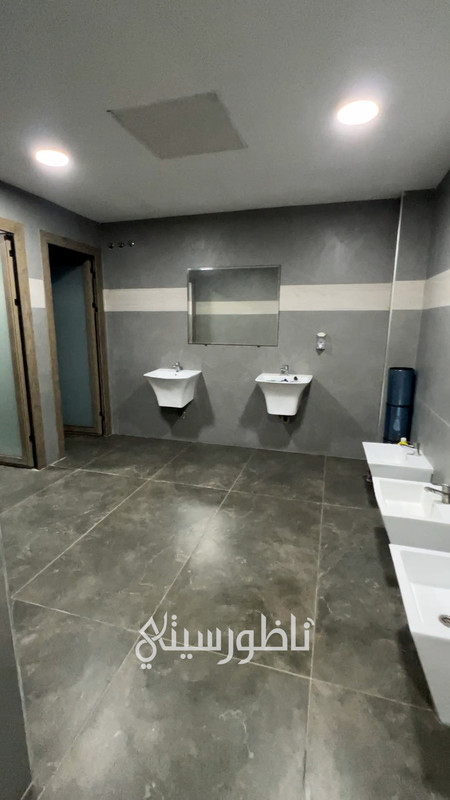 IMG-2753-00-00-53-53-Still025