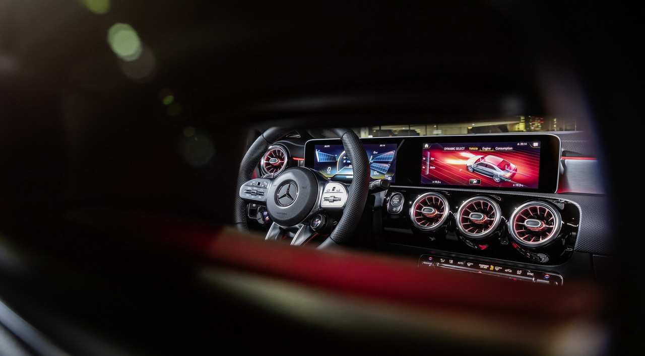 Mercedes-AMG CLA 35 4MATIC (2)