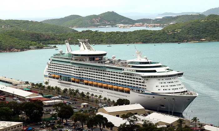 Kapal Adventure of the Seas akan berlabuh di Nassau, Bahama, dengan rencana perjalanan termasuk berhenti di Cozumel, Meksiko, dan pulau pribadi milik Royal Caribbean.