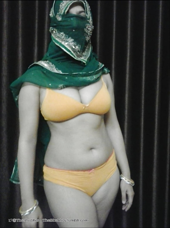C:\Users\lenovo\Pictures\Saved Pictures\muslim woman\https___ep8.xhcdn.com_000_150_818_314_1000.jpg