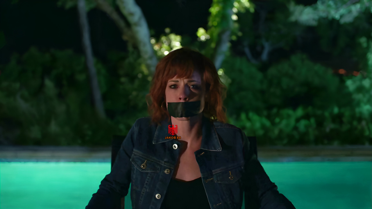 Molly Burnett 3 - Queen Of The South S03E11