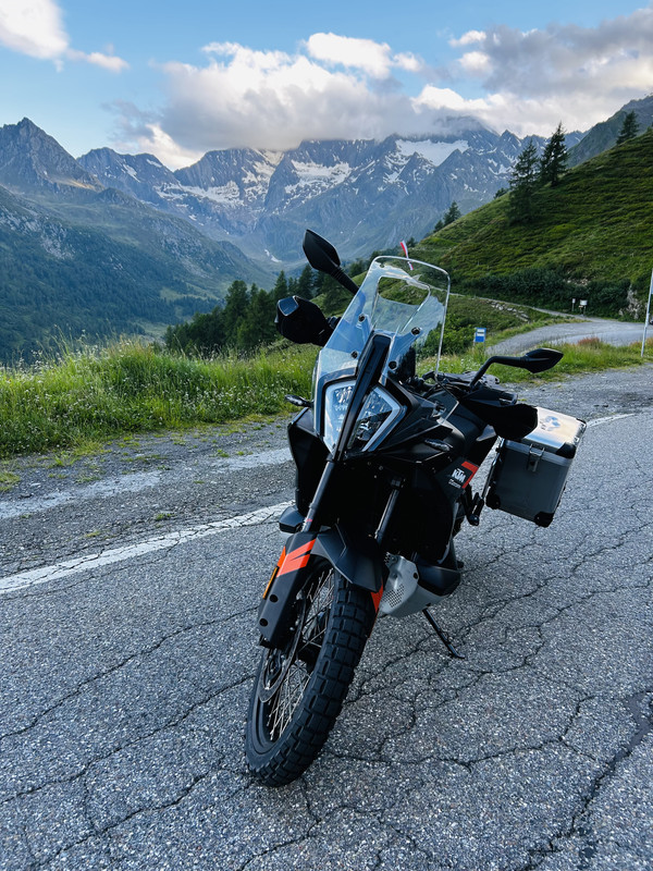 6FD9895D-10F7-4EDC-8B78-4EA64F6B10EE