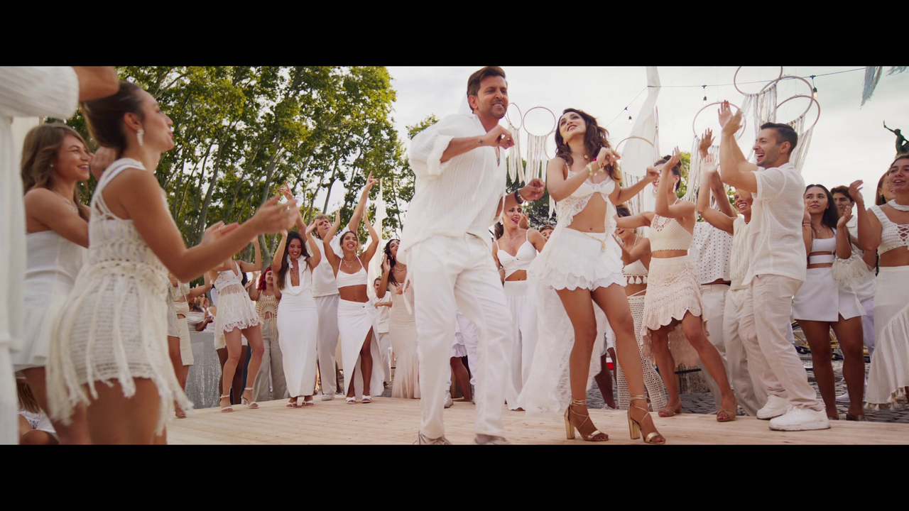 [Image: vlcsnap-2025-10-09-03h40m59s872.png]