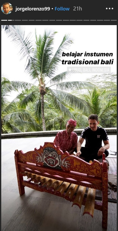 Jorge Lorenzo saat belajar gamelan di Bali