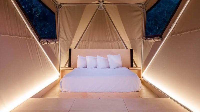 Jupe: la Tenda da Campeggio di Lusso ispirata ai Viaggi Spaziali 4 foto interno jupe tenda campeggio lusso ispirata viaggi spaziali