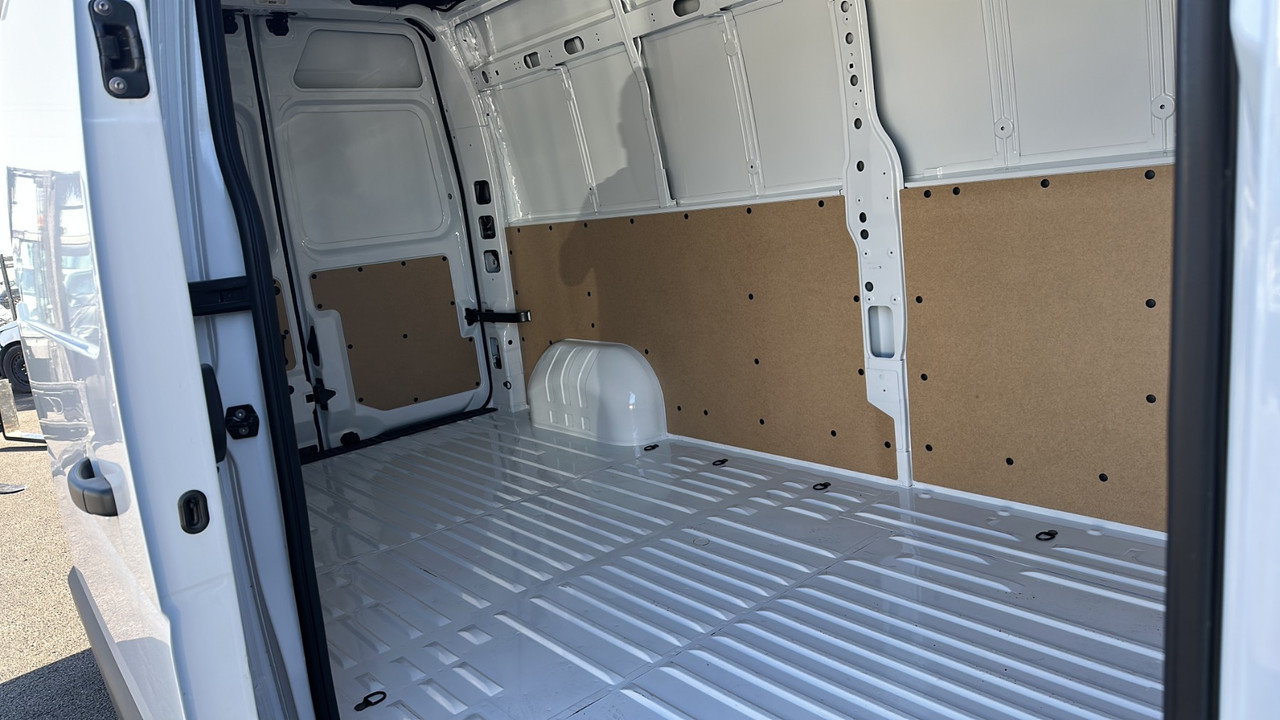 Vehicule RENAULT MASTER 3 PHASE 3 2024 304cd234fbefcb8ffecf28e7105ec5ce50a6d4b0301f187e02b207e8e70dd