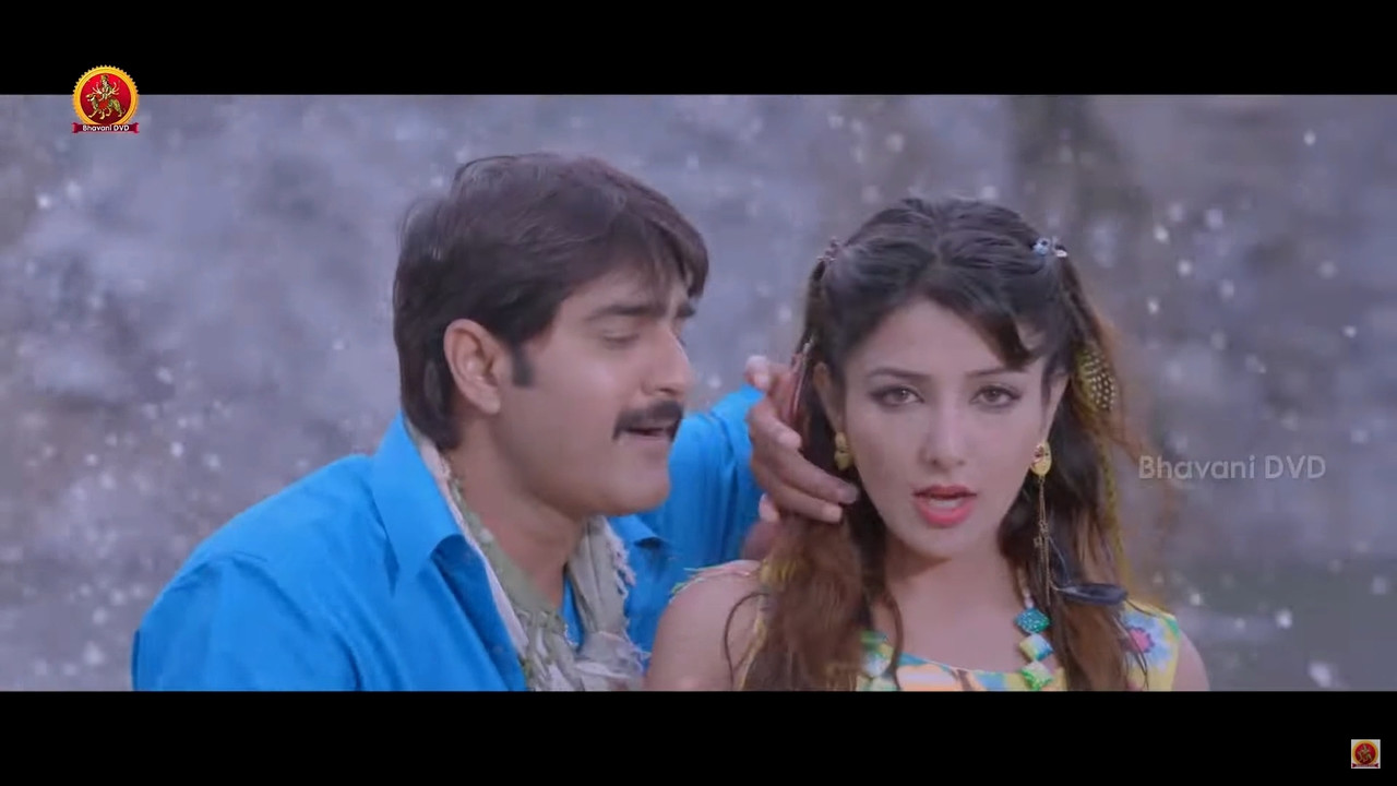 Sonia Mann Hot Navel Song From Dhee Ante 1080p.mp4_snapshot_00.45_[2020.11.21_22.33.49]