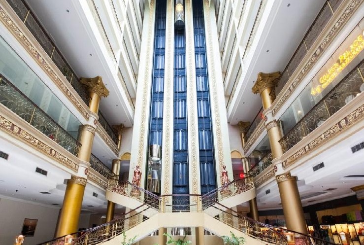 Setiap sudut Hotel Pasific Palace yang menggusung tema mitologi yunani