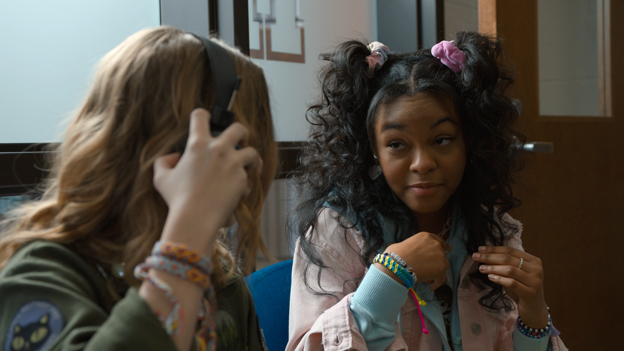 Just.Beyond.S01E01.Lasciate.in.pace.i.ragazzi.iTALiAN.MULTi.1080p.DSNP.WEB-DL.DDP5.1.H.264-MeM.GP.mk