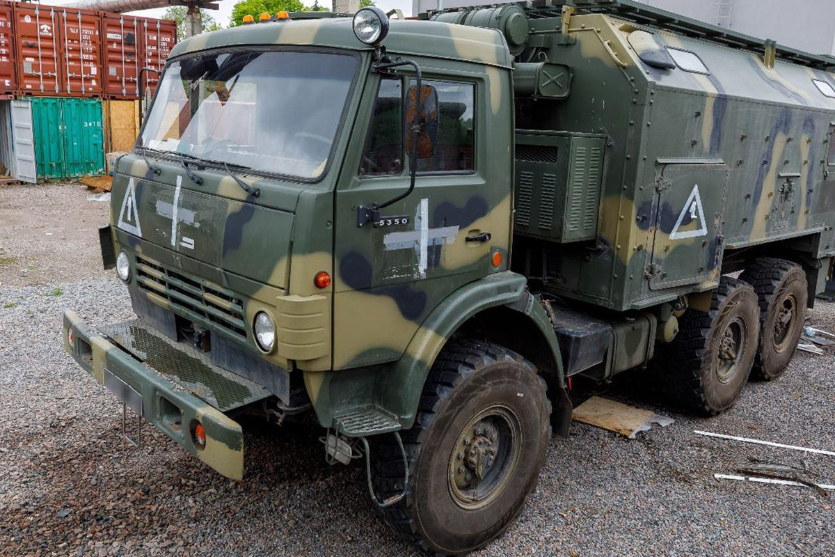 1027 RB-341V 'Leer-3' electronic warfare system capt 31 12 23