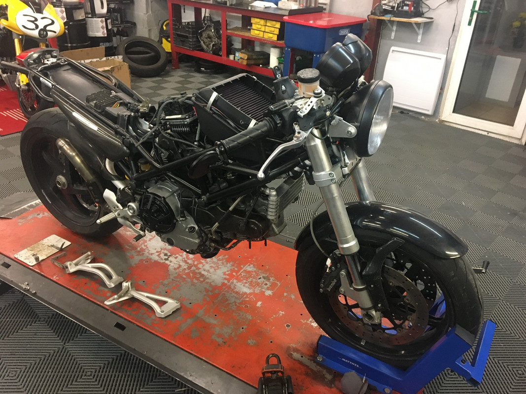 E56B5409-925E-403C-9120-A5C4CB5EE96A