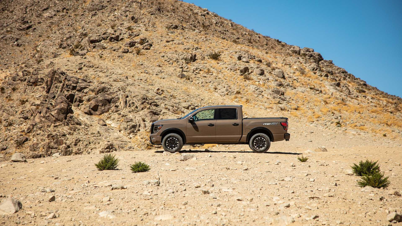 2020 Nissan Titan (26)