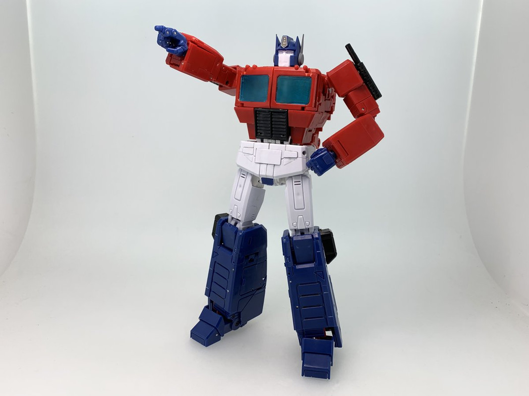 Takara-Tomy-MP-44-Optimus-Prime-Test-Shot-01