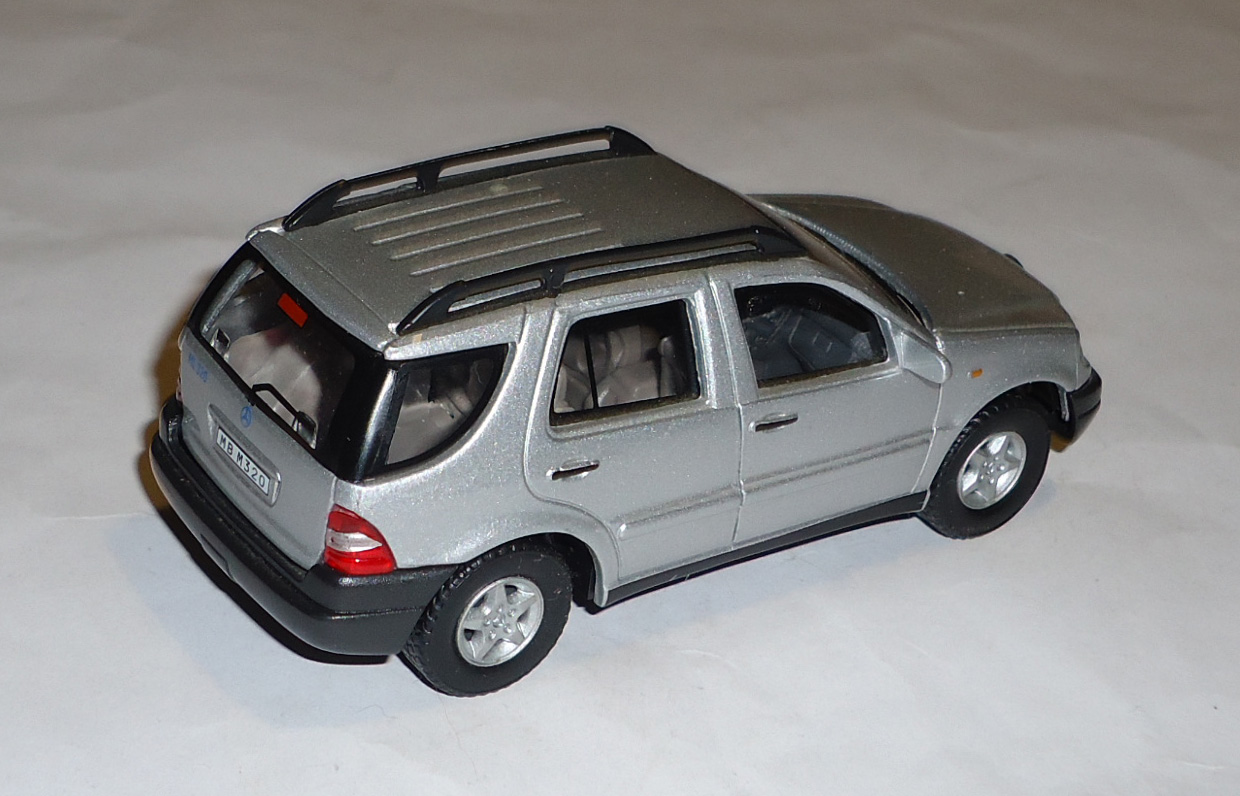 Mercedes-Benz-ML320 1