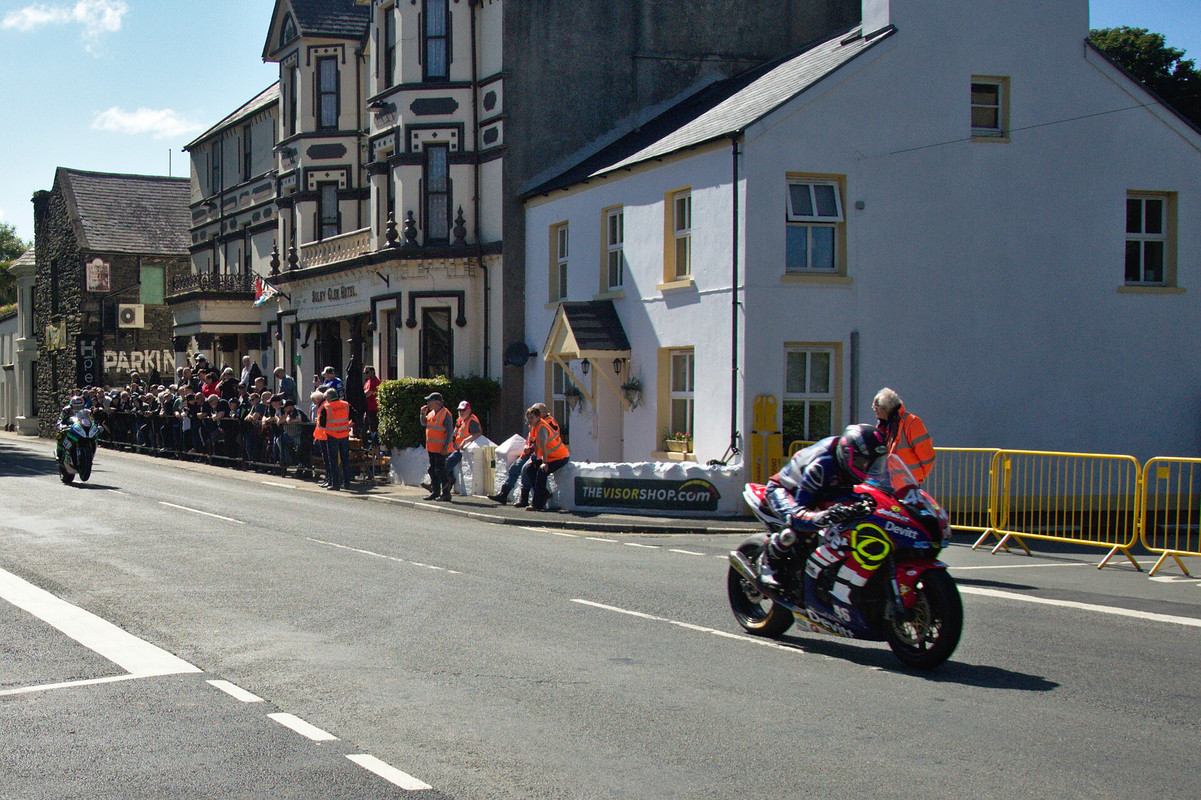 Vmax Tour 2019 au TT à l'île de Man R-DSC9614