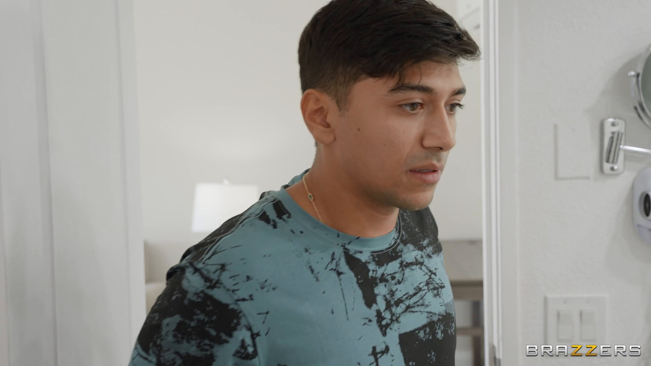 Cherie Deville Scarlit Scandal - Step Family Summer Vacation Part 3 - BRAZZERS.mp4.0001