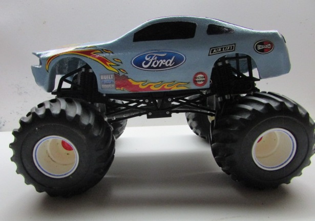 New-grille-on-Mustang-and-chassis-change