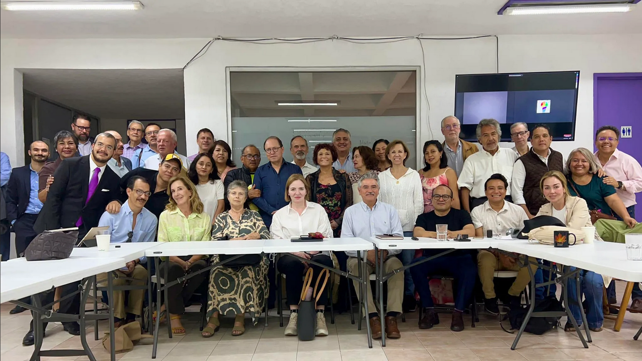 Políticos se disfrazan de sociedad civil y apoyan a Va por México