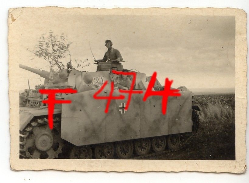 Deutsches Panzer III Turm und Seitenschürtzen Ta