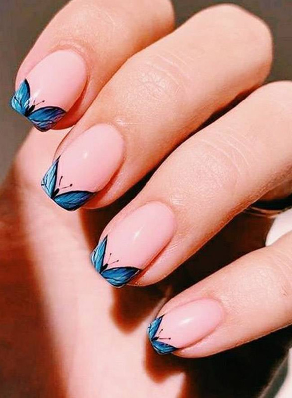 Diseños de uñas de acrílico con mariposas