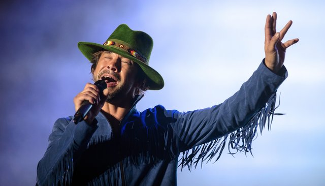 [Bild: jamiroquailivethumbnail2-e1485535216695.jpg]