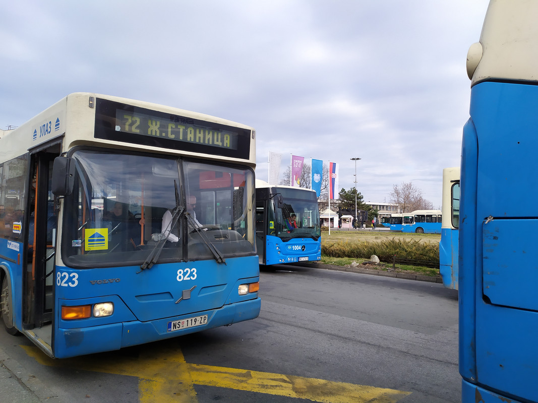 Neobus #823 & #1004