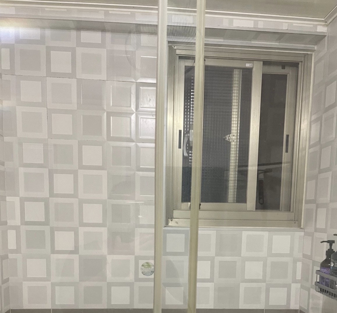 真實案例一 使用後：浴室恢復明亮潔淨