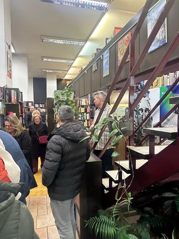 Izložba ‘Između koraka’ u Knjižnici Marina Držića u Ulici grada Vukovara 222