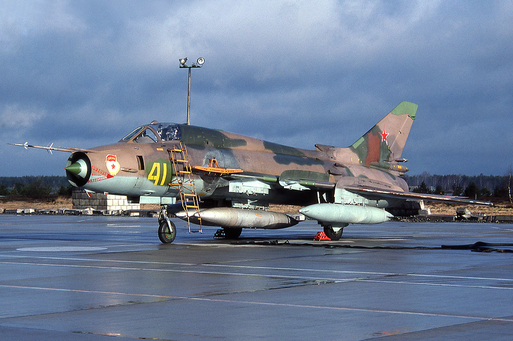 20 GvAPIB Su-17M4 41 yellow_15412_Apr 1994