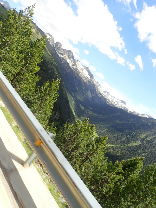 06DD45AB-C227-4EB0-AAB4-39581F2ACE6A