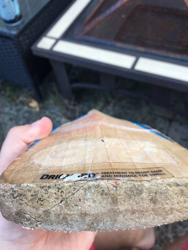 A9EE9893-F2FA-4305-A16B-3CB2D6832E74