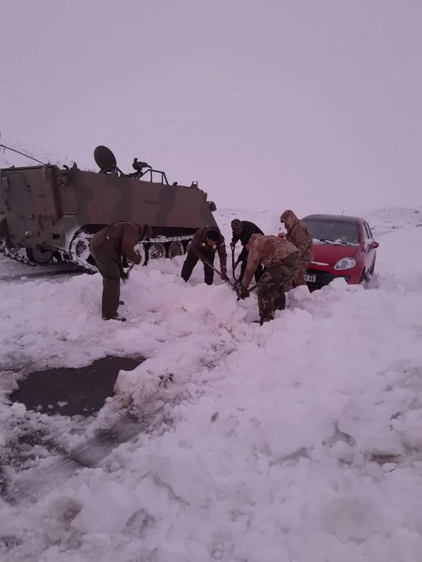 argentina-deployed-4x-m113-armored-personnel-carriers-to-v0-6v2y5c0xzo7d1.webp