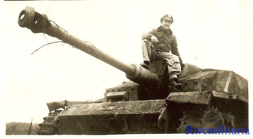 US Airman Posed on KO'd German Sturmgeschütz Pan