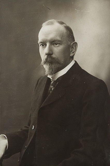 1200px-Jules-Renard-photo-Henri-Manuel