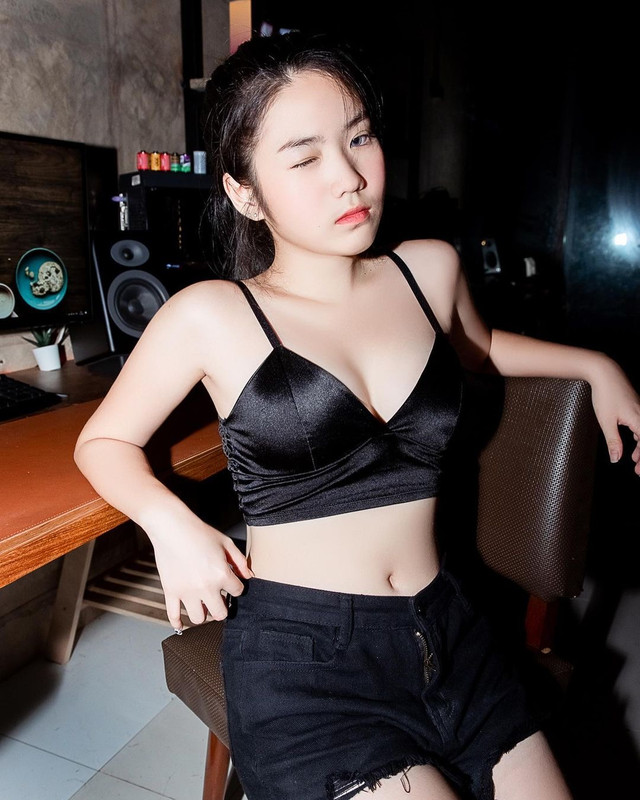 11ACC499-0E8A-42E4-8538-3B067B25C127