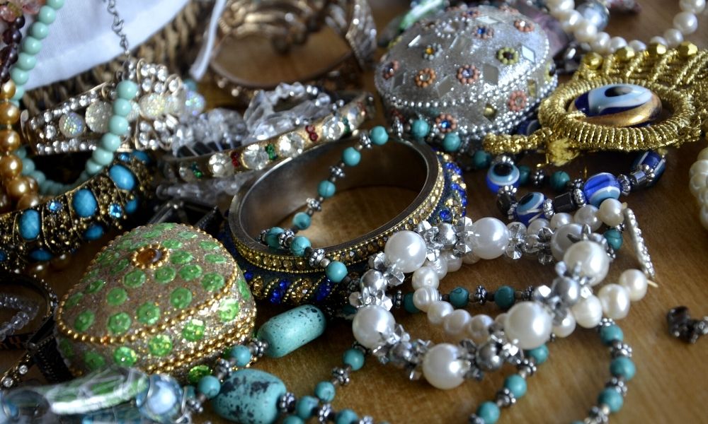 BUYING WHOLESALE JEWELRY