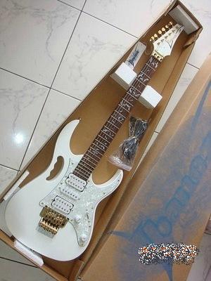 banez-steve-vai-jem-7v-white_45533637_1_F