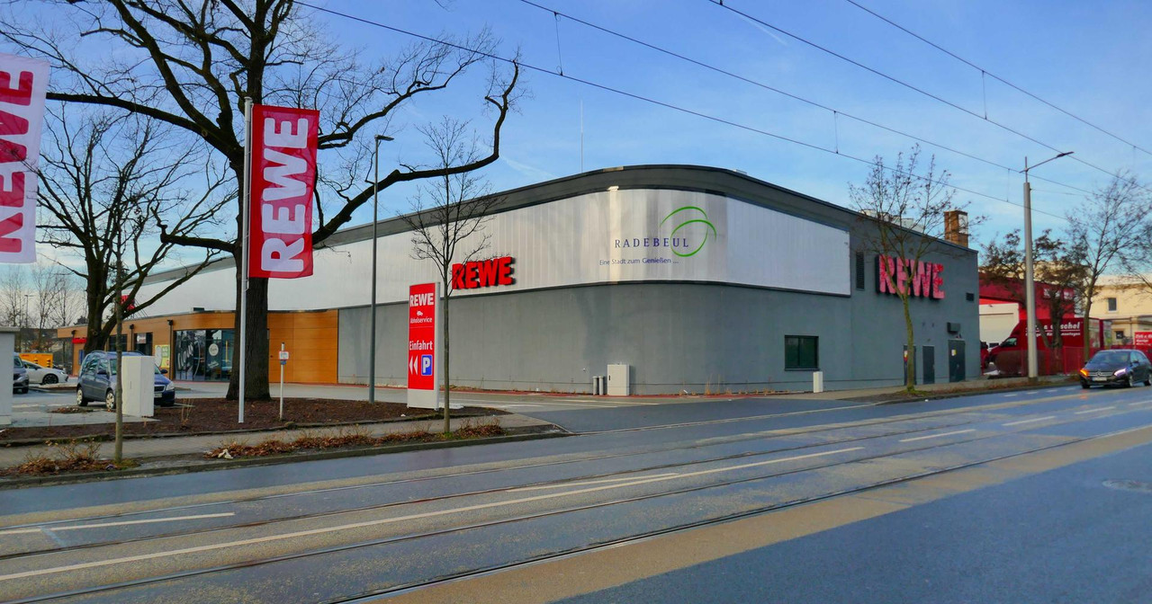 Bild: https://i.postimg.cc/zGfQzL9G/P1340242.jpg
