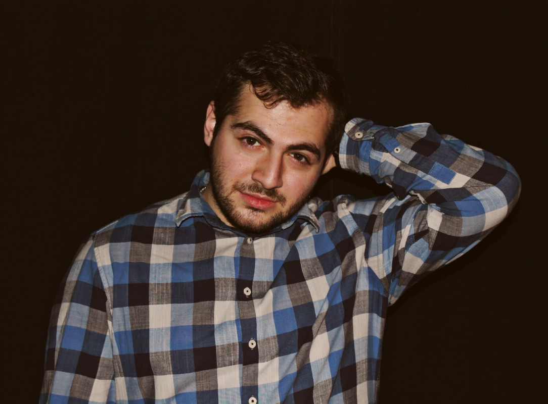 A852CF7B-D414-4681-B354-3370913AE0A9