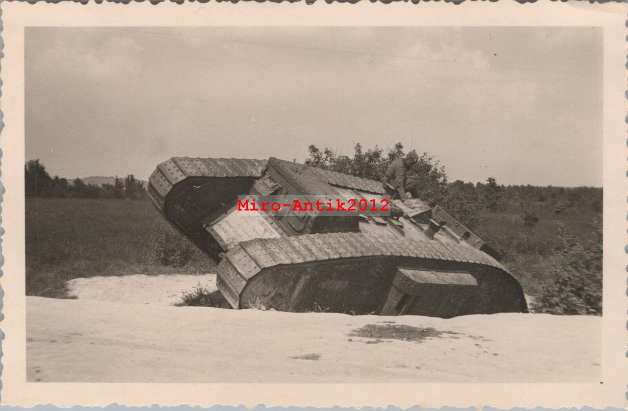 2 x Foto, Wk2, Panzer vom WK1 in Frankreich (N)50822 (1)