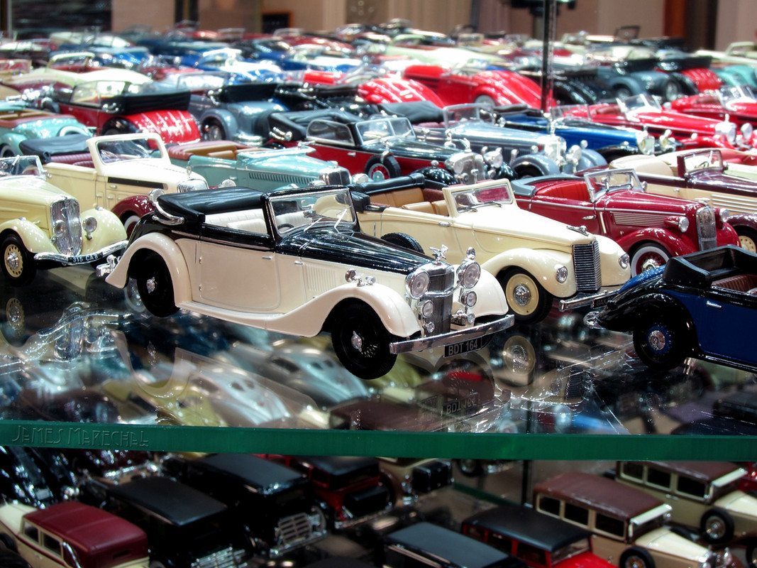 Alvis на полке