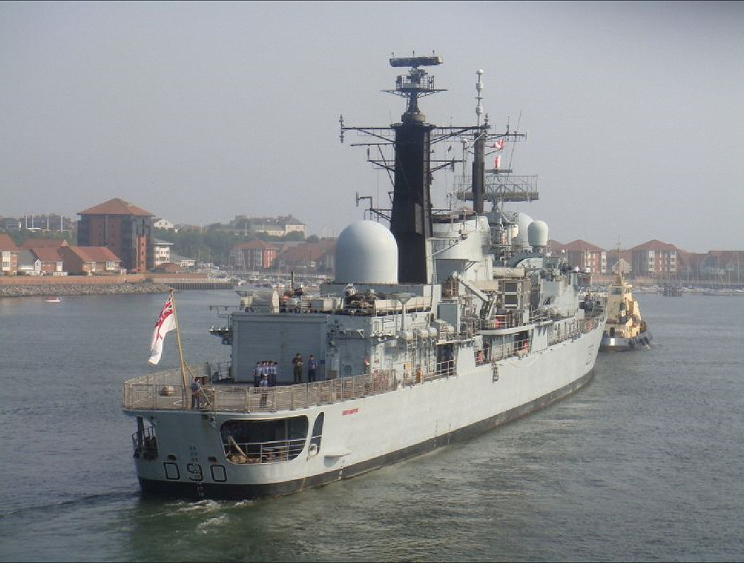 HMS Southampton (D-90)