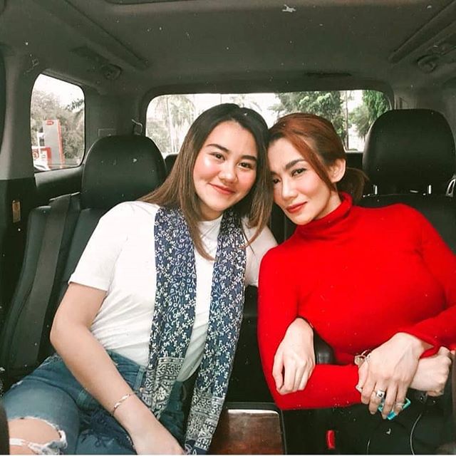7 Potret Reza Artamevia dan kedua anaknya, family goals