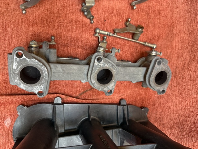 MFI throttle bodies and velocity stacks