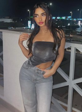 بعد صوره للخنزيره الكبرى كرستينا بلاعه العير داعسه على اخوها وشرفه Image