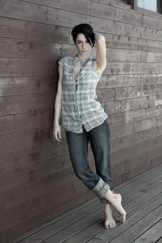 Andrea-Delogu-Feet-4805514